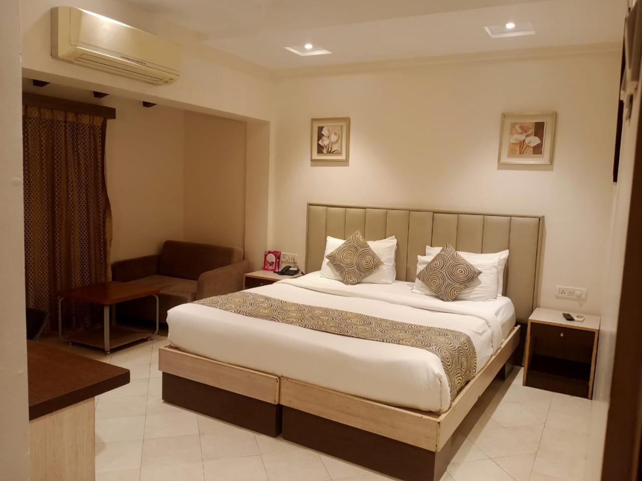 Meritas Crystal Resort Lonavala Luaran gambar