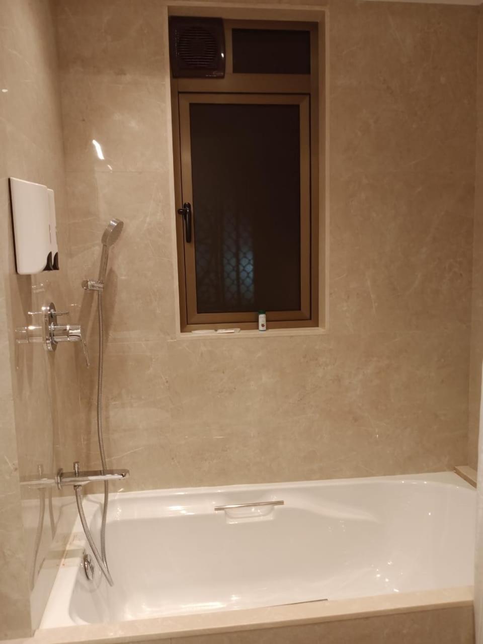 Meritas Crystal Resort Lonavala Luaran gambar